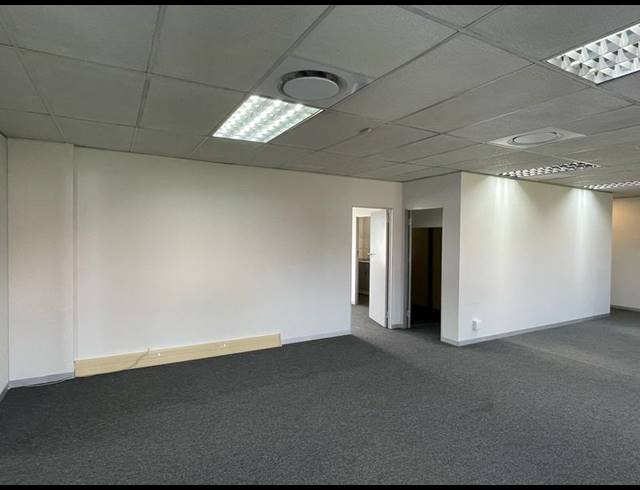 BUSINESS PROPERTY TO RENT IN DIE HOEWES